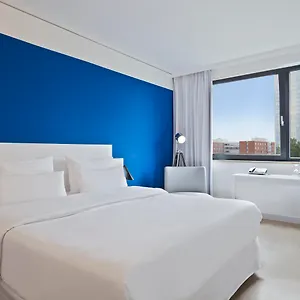 **** Отель Frankfurt Messe Affiliated By Melia Германия